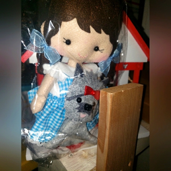 Wizard of OZ Dorothy & Totto Felt Dolls NWOT - Picture 5 of 6